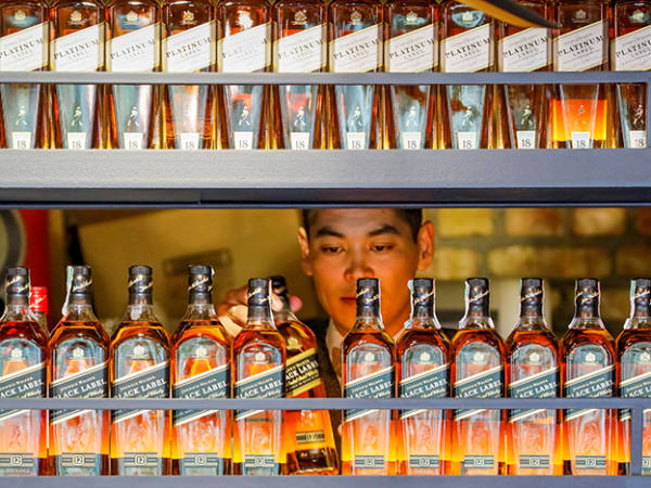 Diageo withdraws guidance as tariff fears bite