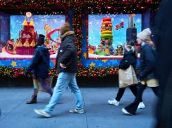 Struggling consumers keep retailers on their toes this Christmas